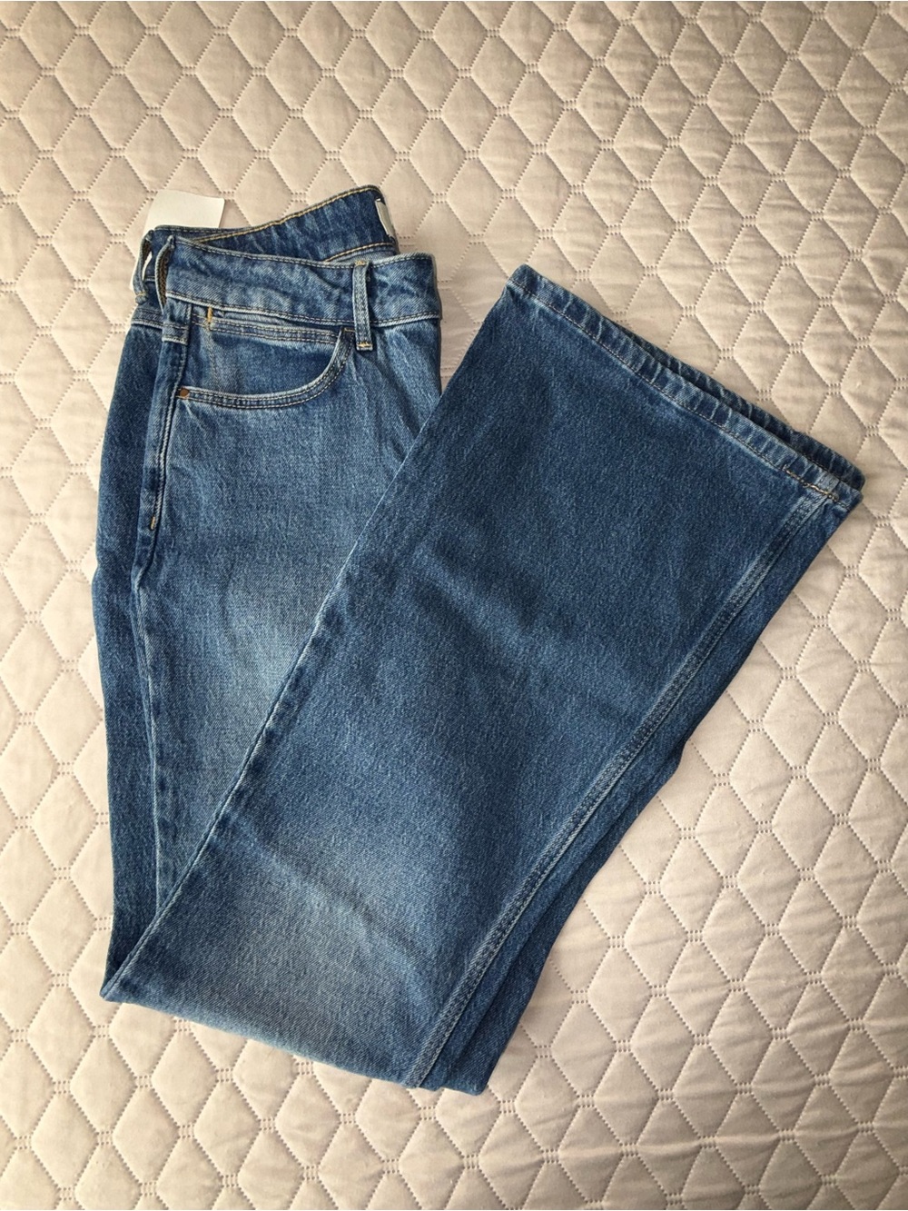 NWT Wrangler High-Rise Fierce Flare Jeans Women's Size 4/27x32 Medium Wash - Picture 3 of 6